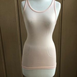 Lululemon women’s tank
